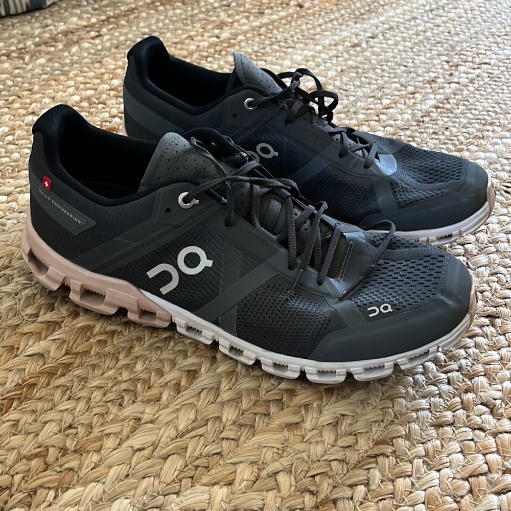 On Cloud sneakers women’s 11